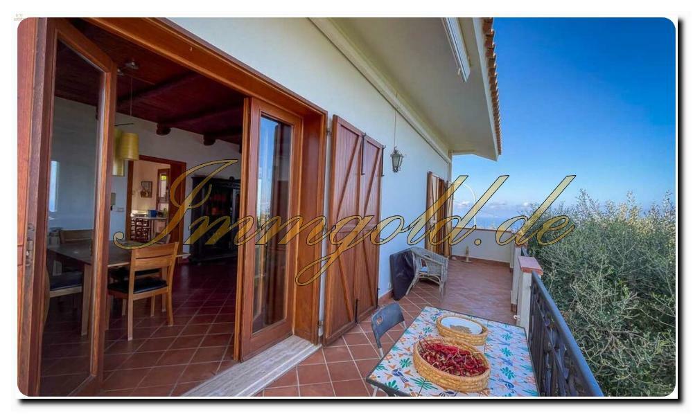 Thumbnail von Immogold Große Villa mit Traumseeblick mit Terrassen und Balconen