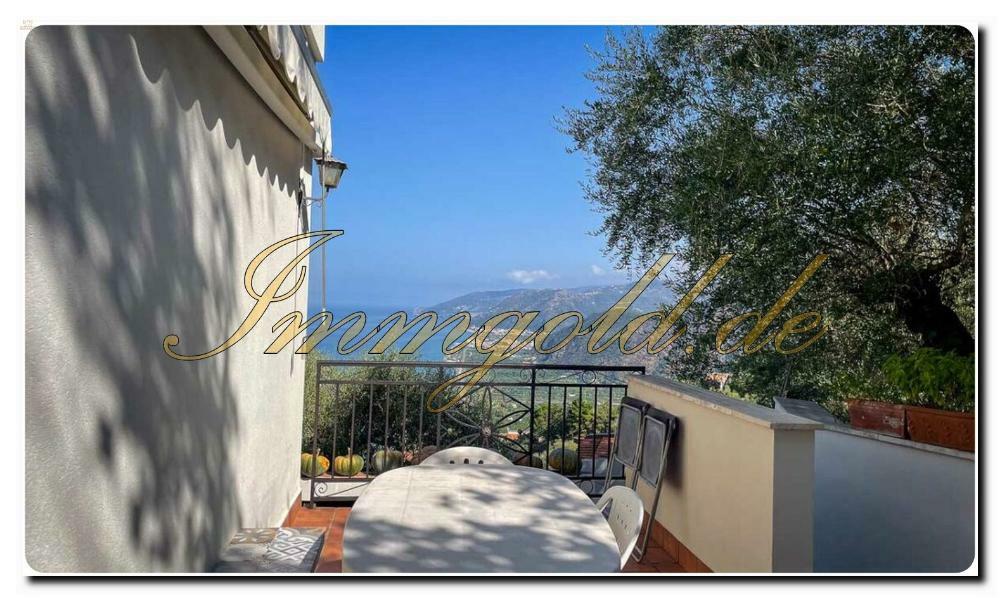 Thumbnail von Immogold Große Villa mit Traumseeblick mit Terrassen und Balconen