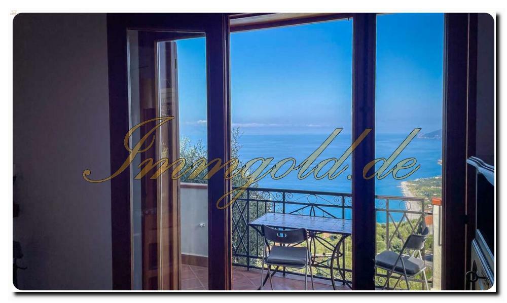 Thumbnail von Immogold Große Villa mit Traumseeblick mit Terrassen und Balconen