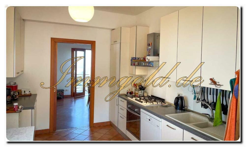 Thumbnail von Immogold Große Villa mit Traumseeblick mit Terrassen und Balconen