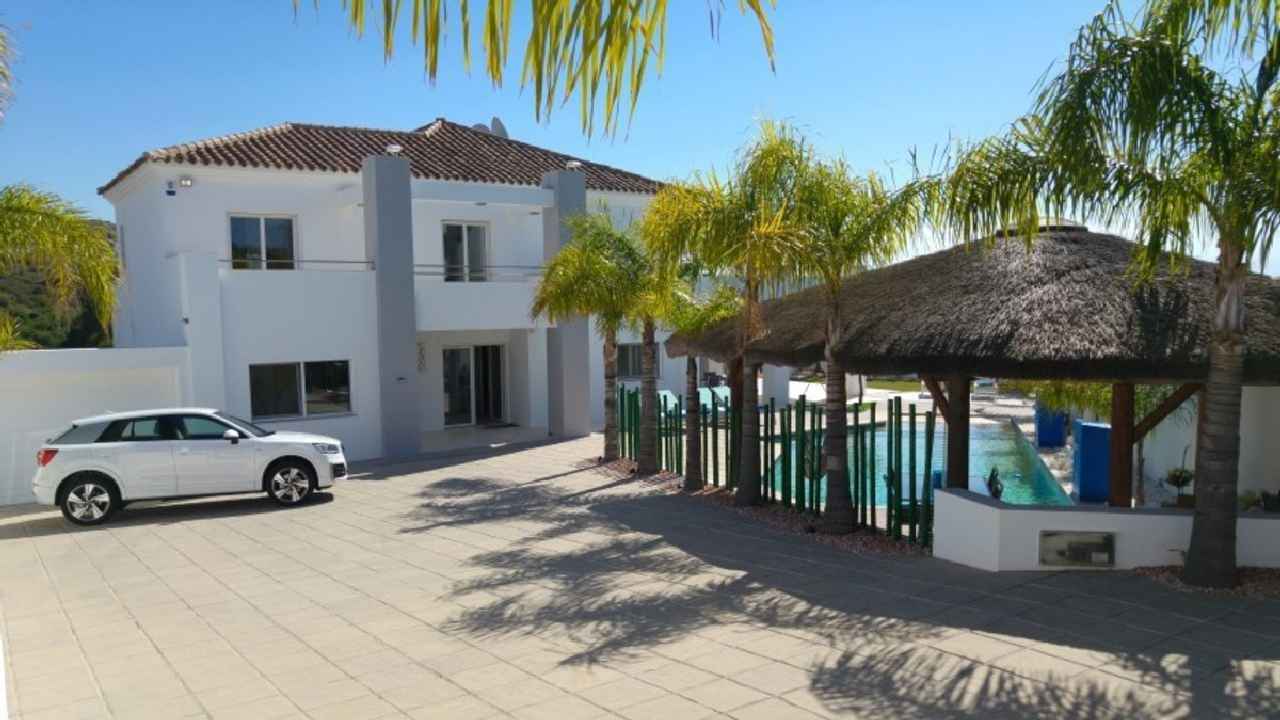 	 villa for sale in - Calahonda 