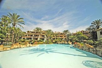 Thumbnail von Luxus-Wohnung in Los Monteros R2771621