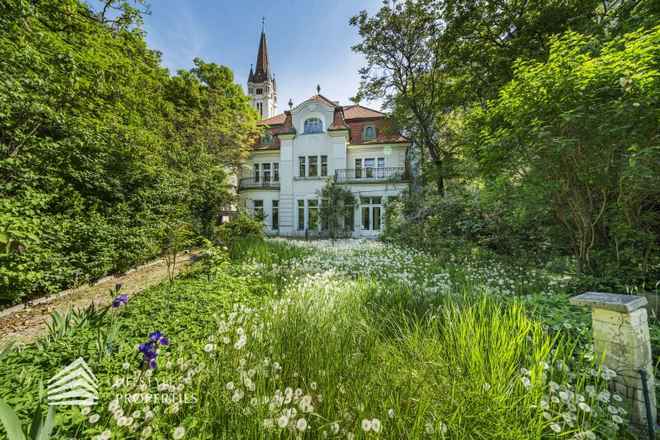 Unique city villa in prime location, near Kardinal-Nagl-Platz