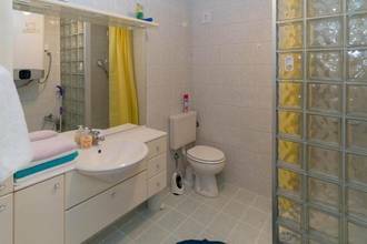 Thumbnail von Gepflegtes Mehrfamilienhaus mit Meerblick in Selce