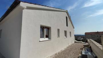 Thumbnail von Einfamilienhaus mit Garage