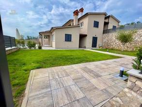 Thumbnail von Mehrfamilienhaus mit traumhaften Ausblick auf das Meer, Labin
