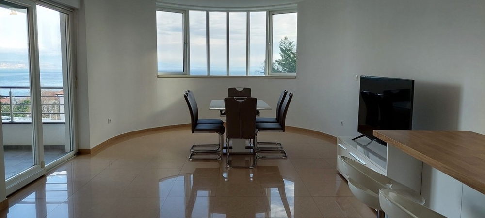 Möblierte Wohnung mit Meerblick