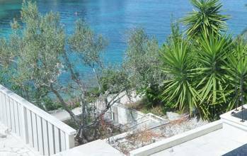 Thumbnail von Insel Solta: Villa im mediterranen Stil mit Pool in der 1. Reihe zum Meer