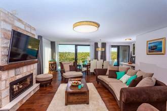 Thumbnail von Insel Solta: Mediterrane Villa mit Pool und wunderschönem Meerblick