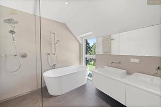 Thumbnail von Wunderschönes Penthouse mit herrlichem Blick und Dachterrasse in Prestige Lage