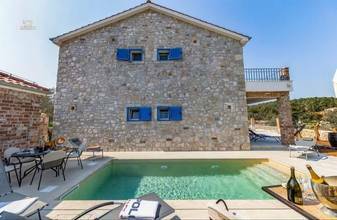 Thumbnail von Mediterrane Villa mit Pool nahe dem Meer, Insel Pasman