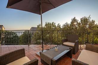 Gepflegte Wohnung mit großer Terrasse und schönem Meerblick