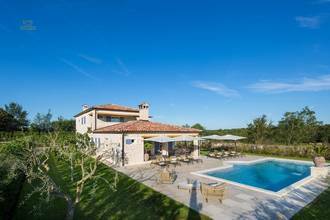 Thumbnail von Mediterrane Villa mit Pool und Sportplatz, Kanfanar Region Istrien
