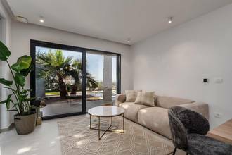 Thumbnail von Luxuriöse Maisonettewohnung mit Meerblick und Community-Pool