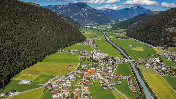 Baugrundstück mit Baugenehmigung für 10 Einheiten