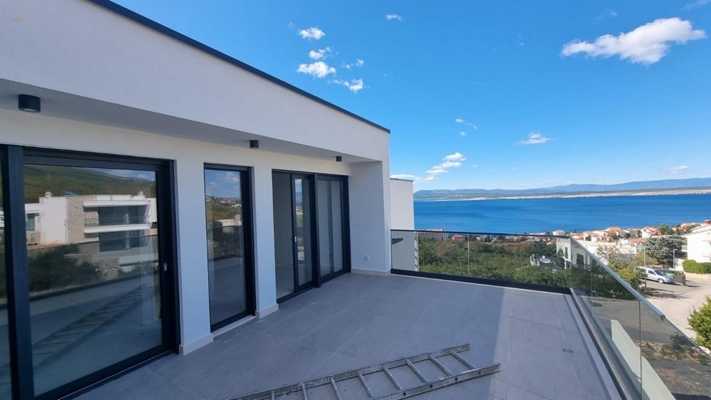 Maisonettewohnung mit Swimmingpool und Meerblick