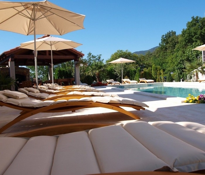 Modernes Mehrfamilienhaus mit acht Wohneinheiten in Opatija