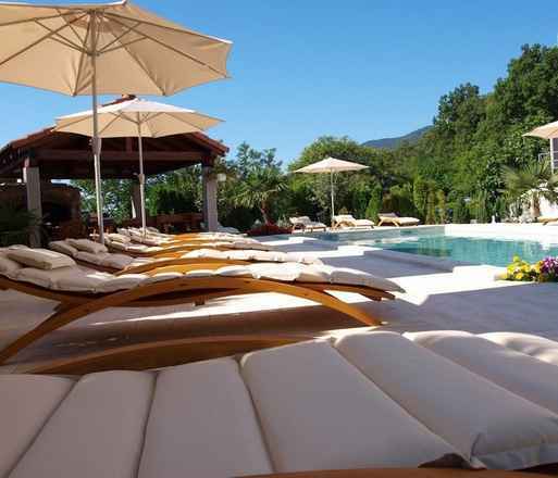 Modernes Mehrfamilienhaus mit acht Wohneinheiten in Opatija