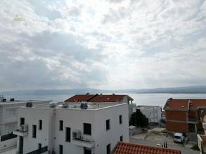 Moderne Doppelhaushälfte mit Pool in Crikvenica