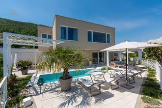 Moderne Villa mit erstklassiger Einrichtung und Swimmingpool in Panorama-Lage, Region Rabac / Labin