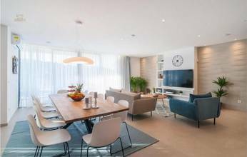 Thumbnail von Deniz kenarında birinci sırada modern villa ve havuz