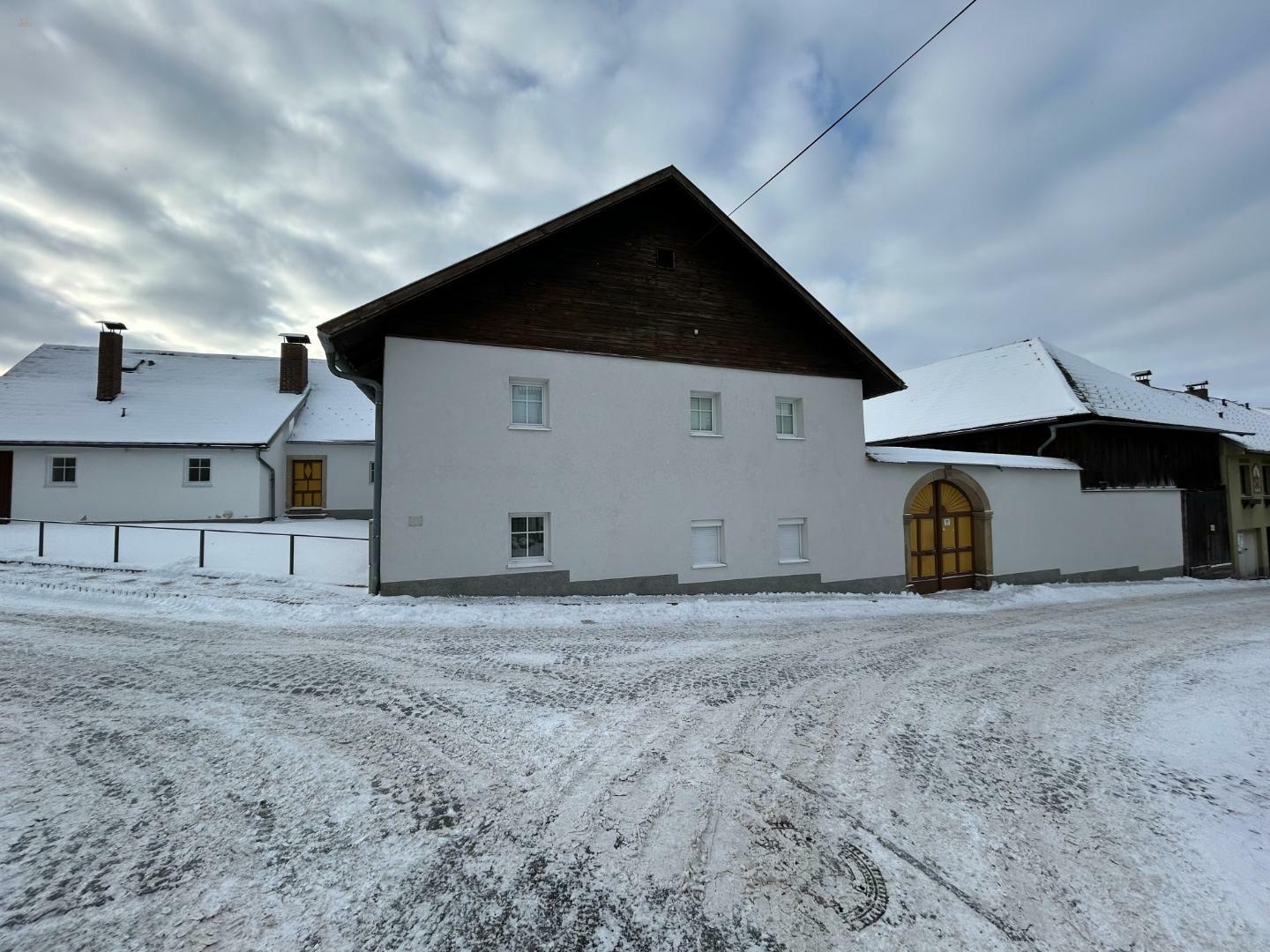 Thumbnail von Casa histórica con potencial y terreno en espera de desarrollo agrícola (procedimiento de oferta)