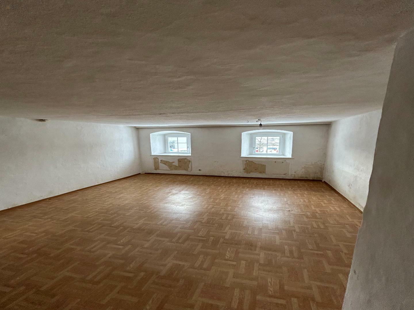 Thumbnail von Casa histórica con potencial y terreno en espera de desarrollo agrícola (procedimiento de oferta)