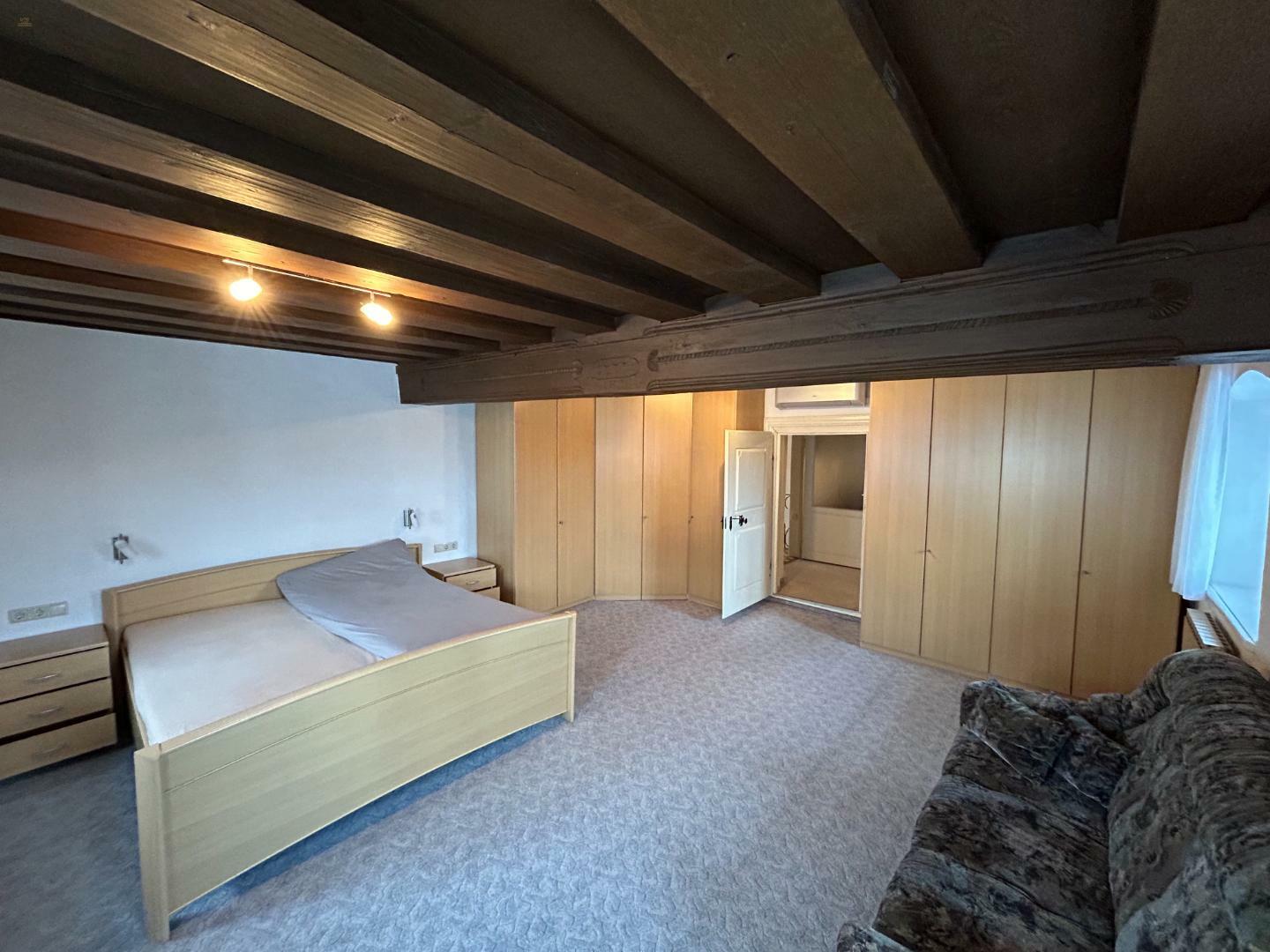 Thumbnail von Casa histórica con potencial y terreno en espera de desarrollo agrícola (procedimiento de oferta)