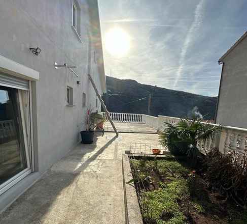 Vollständig ausgestattetes und gepflegtes Appartement in Senj