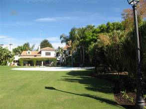 Thumbnail von villa for sale in - New Golden Mile
