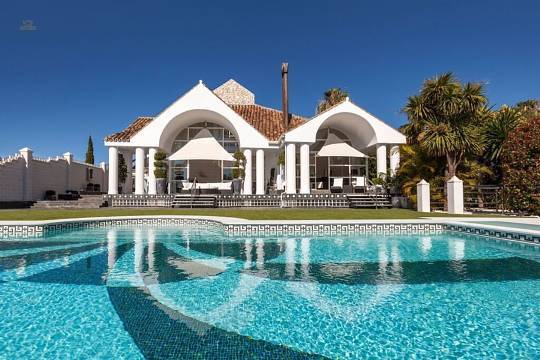 	 villa for sale in - Nueva Andalucia 
