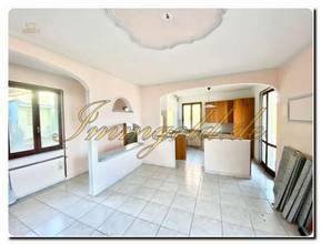 Thumbnail von Immogold räumiges Einfamilienhaus in ruhiger und sonniger Lage zum renovieren