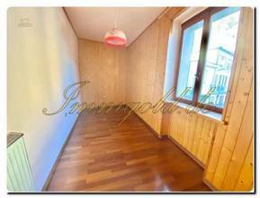 Thumbnail von Immogold räumiges Einfamilienhaus in ruhiger und sonniger Lage zum renovieren