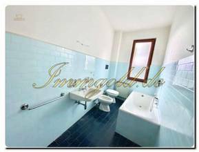 Thumbnail von Immogold räumiges Einfamilienhaus in ruhiger und sonniger Lage zum renovieren