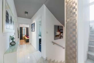 Thumbnail von Villa mit Einliegerwohnung, Pool und schönem Meerblick