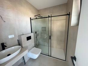 Thumbnail von Moderne Villa mit Swimmingpool und Meerblick