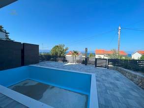 Thumbnail von Moderne Villa mit Swimmingpool und Meerblick