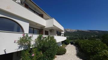 Thumbnail von Großzügiges Mehrfamilienhaus mit Meerblick in Baska, Insel Krk