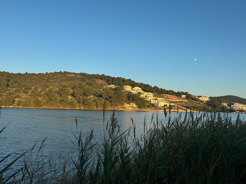 Thumbnail von Großes Baugrundstück in traumhafter Lage in der 1. Reihe