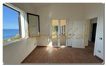 Thumbnail von Aparte Neubau-Villa mit Meerblick und Grundstück.