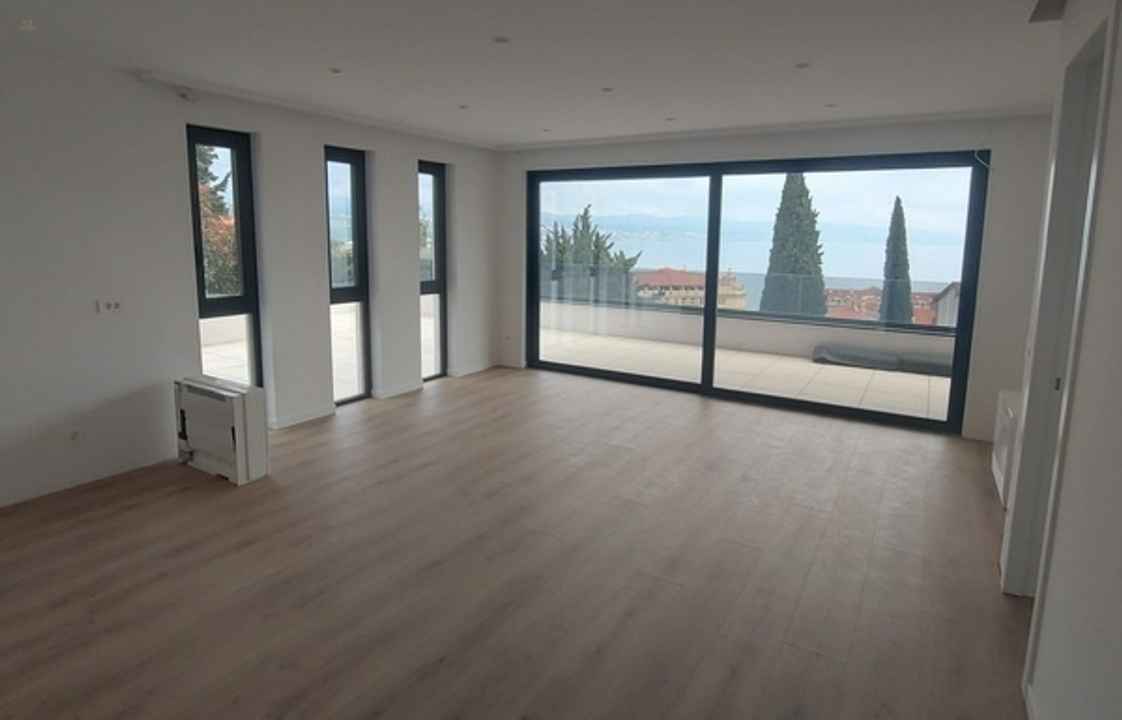 Modernes Appartement mit Garten und Meerblick