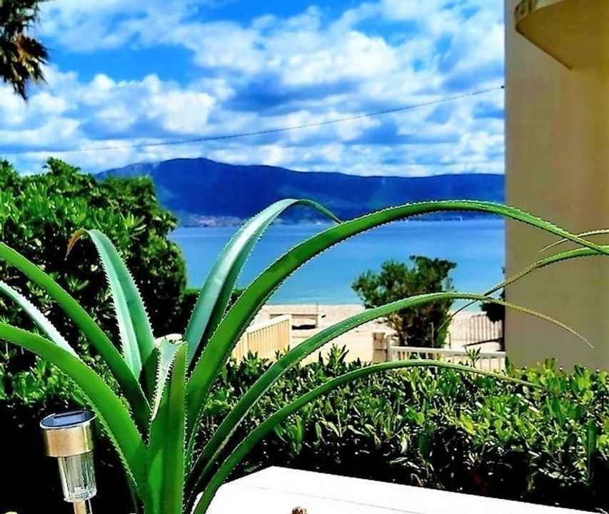 Mehrfamilienhaus mit Meerblick und Pool in Slatine, Insel Ciovo