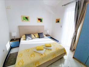 Thumbnail von Mehrfamilienhaus mit Meerblick und Pool in Slatine, Insel Ciovo