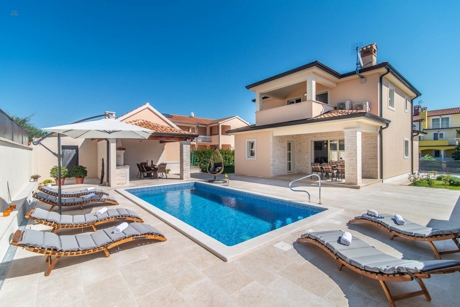 Mediterrane Villa mit Pool und Sommerküche, Region Porec