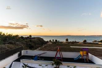 Thumbnail von Moderne Luxusvilla mit Swimmingpool und Dachterrasse