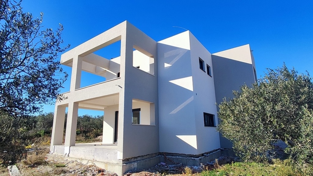 Moderne Villa mit Pool und Meerblick