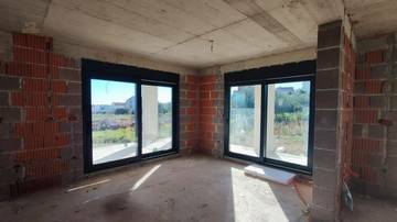 Thumbnail von Moderne Villa mit Pool und Meerblick