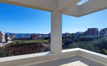 Thumbnail von Moderne Villa mit Pool und Meerblick