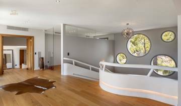 Thumbnail von Moderne State-of-the-art Villa mit schönem Meerblick und Swimmingpool