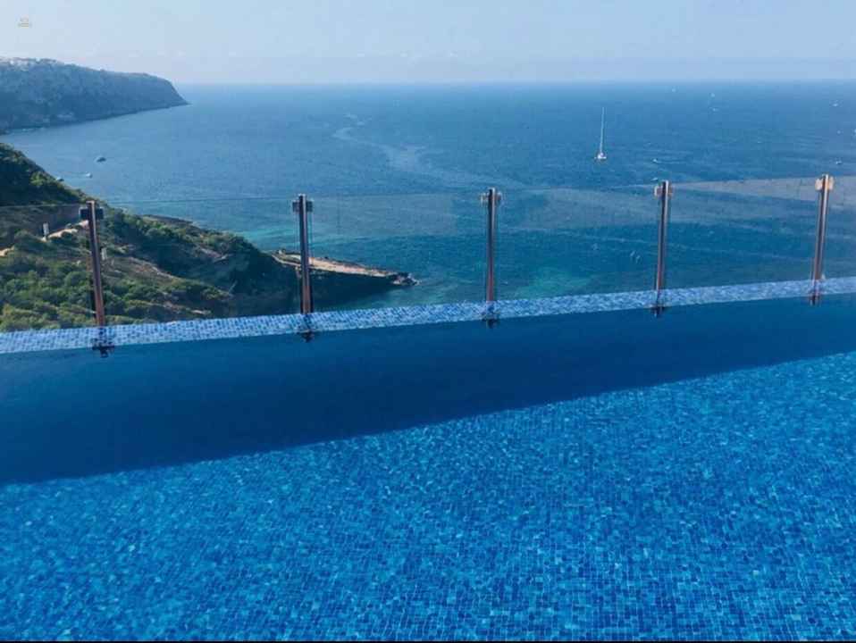 Mediterrane Doppelhaushälfte in wunderschöner Lage mit traumhaftem Panorama-Meerblick